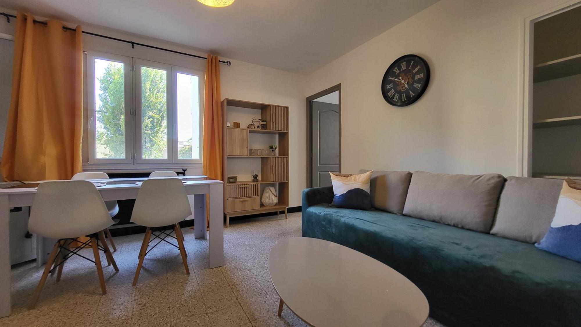 Les Tourterelles D'Avignon 2 Apartment Luaran gambar